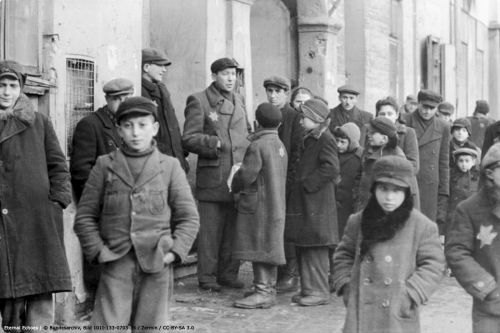 7 1939-1942 – Forced Into Ghettos